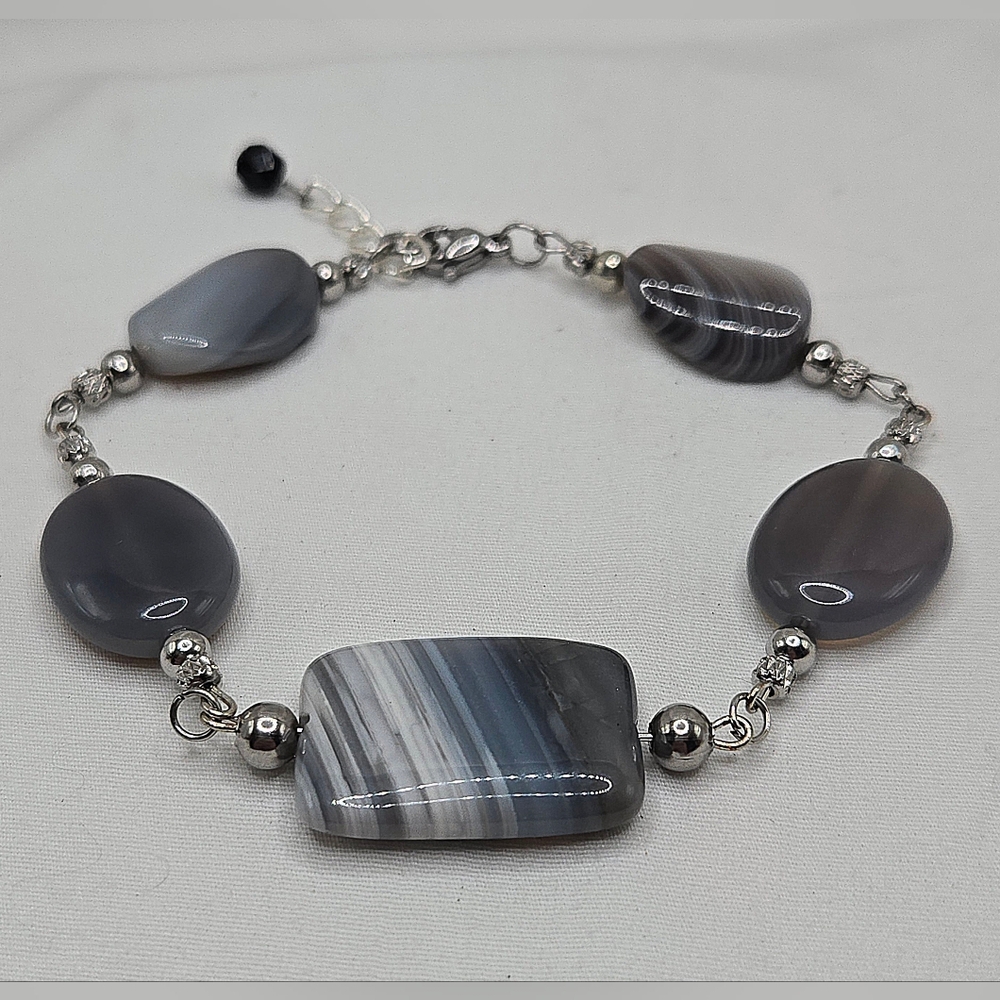 Hand Crafted Botswana Banded Agate Beaded Bracelet